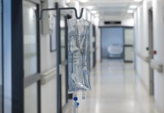 Автомобилът е бил управляван от 17 годишно момче което починаЛекари