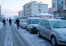 Шофьори в Ардахан не могат да запалят автомобилите си пътищата