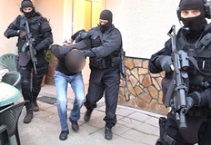 Арестуваха шестима и иззеха злато при мащабна акция на ГДБОП