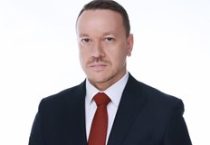 Златимир Йочев е в платен годишен отпуск а Мария Цънцарова