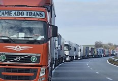 Фериботът при Оряхово спря работа заради силен вятърТрафикът на товарни