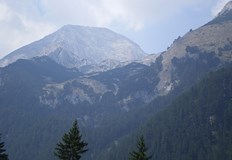 Спасителни екипи пътуват към мястото на инцидентаТежък инцидент с турист