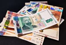 Близо 540 000 пенсионери ще получат по 120 лева допълнително