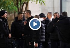 Полицията профилира и проверява лица със съмнително поведение и облеклоСлужители