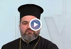 Популярният в TikTok свещеник призова за реално участие в църковния