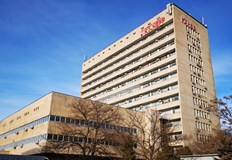 Мащабният проект включва нов корпус с приемно фоайе и топла