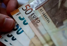 Всички банкови сметки и пенсии се превалутират автоматично на 1