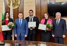 Възпитаниците на Русенския университет получиха стипендии за пълен отличен успех