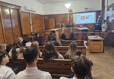 Съдия Антоанета Атанасова и експертът Деана Димова разговаряха с гимназистите