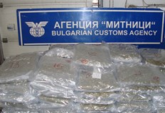 50 годишният мъж укрил над 82 килограма наркотик в климатични