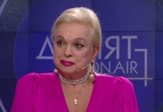 Актрисата отбелязва 30 години на сцената с галаспектакъла Коледни звезди