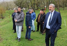 Областният управител успокои че няма пряка опасност за населението но