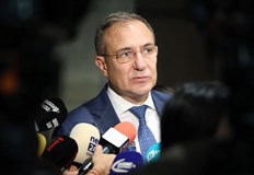 Гарантирани са по високи помощи за хората с уврежданияЛичните асистенти