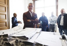 Процесът за опасните отпадъци продължава по същество с разпит на