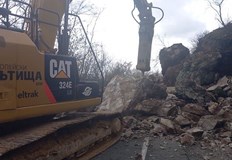 Движението през трасето ще бъде възстановено след пълно обезопасяване на