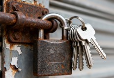 Собственичката намерила вратата заключена няма следи от взломАвтомобил изчезна мистериозно