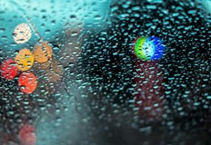 Властите призоваха жителите на Атина и област Атика да избягват