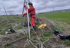 Специализирана алпийска група извади невредима немска овчарка навръх празника сиЕкип