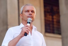 Лидерът на Възраждане обвини ПП ДБ в лицемерие и определи