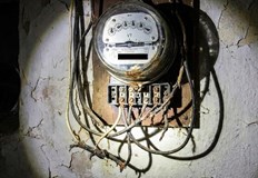 Пенсионер използвал уличното осветление за безплатен токПолицията в Русе задържа