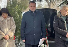 Близки и военни се събраха на гроба на боеца в