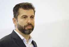 Премиерът Росен Желязков депозира оставката на правителството в парламента след