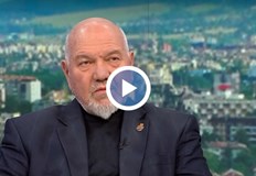 Политологът смята че групите за насилие по протестите са организираниРумен