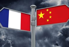 Си Дзинпин и Еманюел Макрон обсъдиха войната в Украйна и