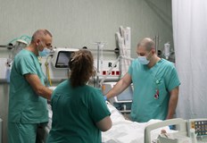 Пациентът е бил транспортиран по спешност от Ловеч след като