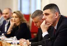 Депутати от опозицията атакуваха министър Жечо Станков заради масовите протести
