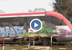 Камиони минават покрай училище и детска градина НКЖИ ще прави