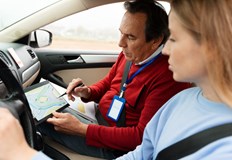 Германският министър на транспорта каза че семейство с две деца