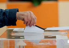 Според политолога бюджетът е бил само повод за протестите срещу