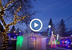 16 годишният Валентин Хаджиев превърна дома си в атракция с