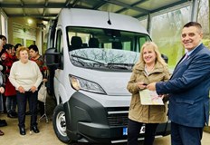 Заместник кметът Димитър Недев връчи ключовете на две нови превозни