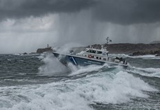 Спасените са в критично състояние операцията е приключенаГръцката брегова охрана