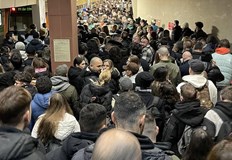 Метрополитен подготвя още две резервни мотриси заради струпването на хора