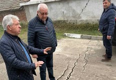 Областният управител Драгомир Драганов обеща спешна помощМащабно пропадане на земна