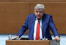 Манол Генов Ще връщаме пластмасови бутилки срещу 10 стотинкиМинистерството на