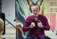 Създателят на група Ренегат разкритикува фалшивото състрадание и лицемерието в