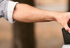 68 годишен мъж е откраднал портфейл с 340 лева и