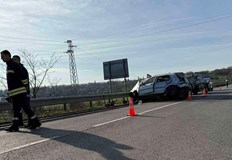 Лек автомобил се завъртя на пътя и се удари в