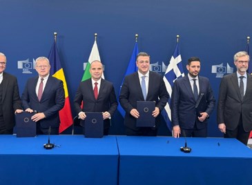 Гроздан Караджов подписа за три нови моста над Дунав