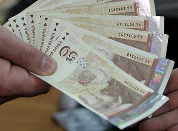 ИПИ: Заплатите и пенсиите в Русе скачат, а бедността намалява ИПИ: Заплатите и пенсиите в Русе скачат, а бедността намалява
