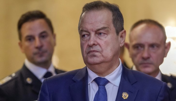 Сръбският вътрешен министър и Катрин де Бол набелязаха нови мерки срещу нелегалната миграция и тероризма Сръбският вътрешен министър и Катрин де Бол набелязаха нови мерки срещу нелегалната миграция и тероризма