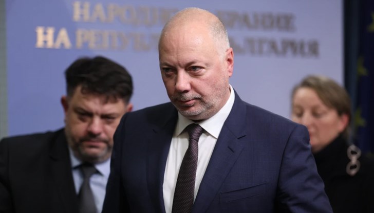 Световната агенция акцентира върху падането на кабинета "Желязков" и риска за еврозоната Световната агенция акцентира върху падането на кабинета "Желязков" и риска за еврозоната