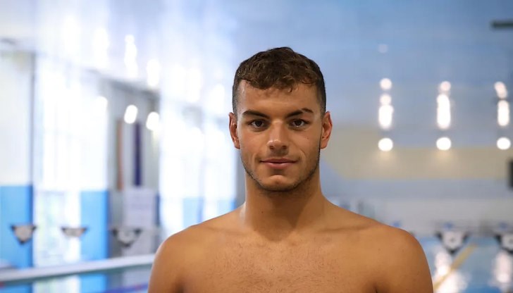 Тея Николова и Любомир Епитропов допълват челната тройка Тея Николова и Любомир Епитропов допълват челната тройка