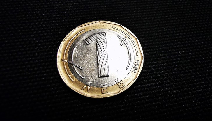 Националната валута отстъпва място на еврото Националната валута отстъпва място на еврото