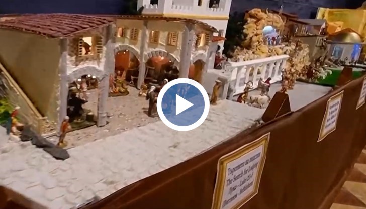 Католическата общност в града изработи ръчно макет с 12 библейски сцени с фигури от Италия