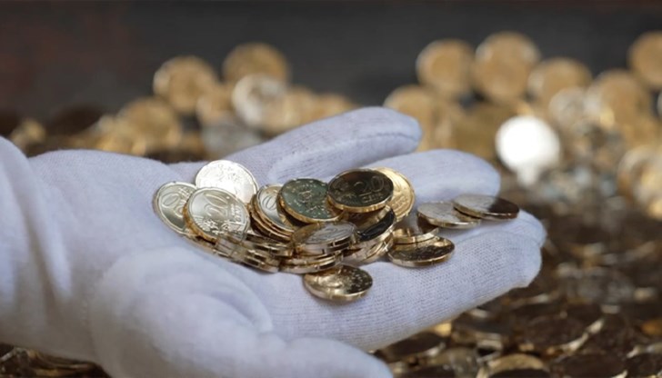 Българското училище в Букурещ посрещна Коледа с подаръци от Русе Българското училище в Букурещ посрещна Коледа с подаръци от Русе